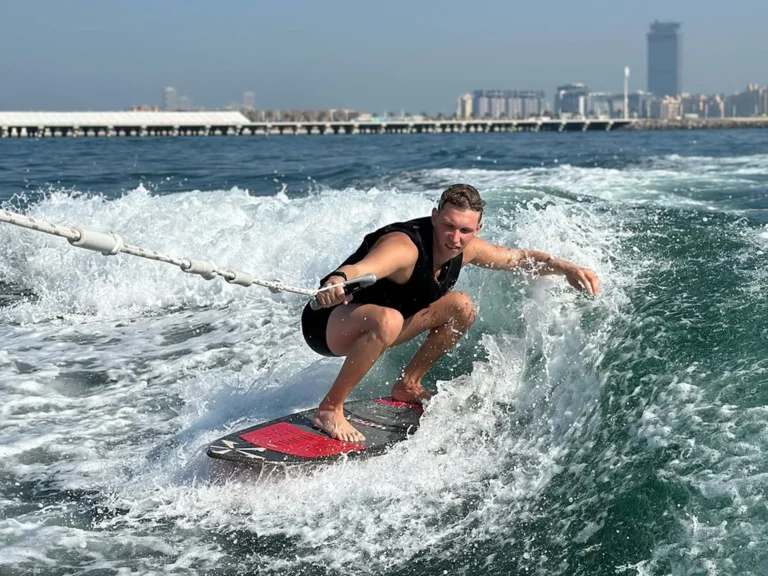 Wakesurf Photography in Dubai: How to Capture Motion, Water, and Emotion Like a Pro