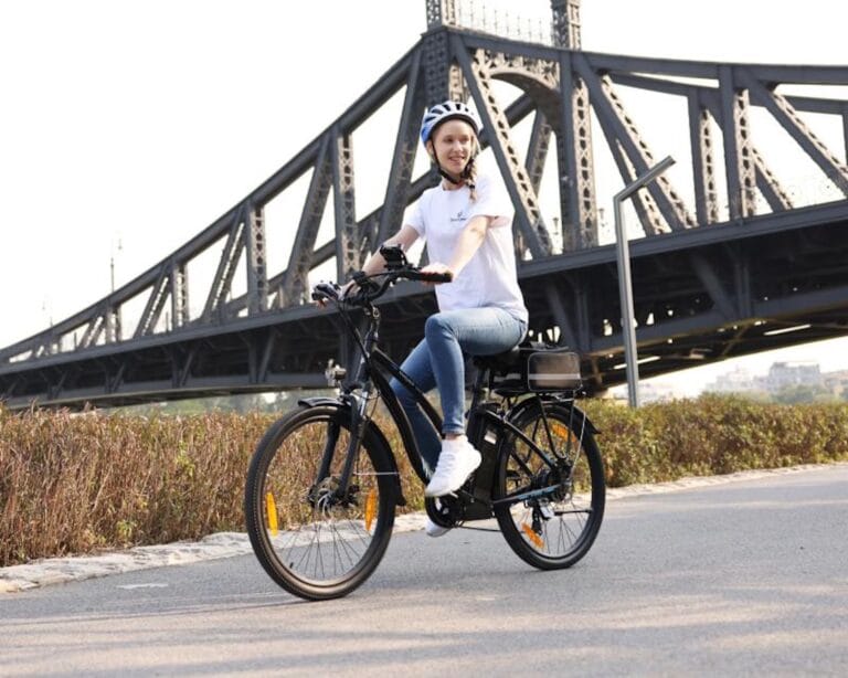 TV Celebrity and Guinness World Record holder take on one of the World’s Toughest Arctic Cycling Challenges