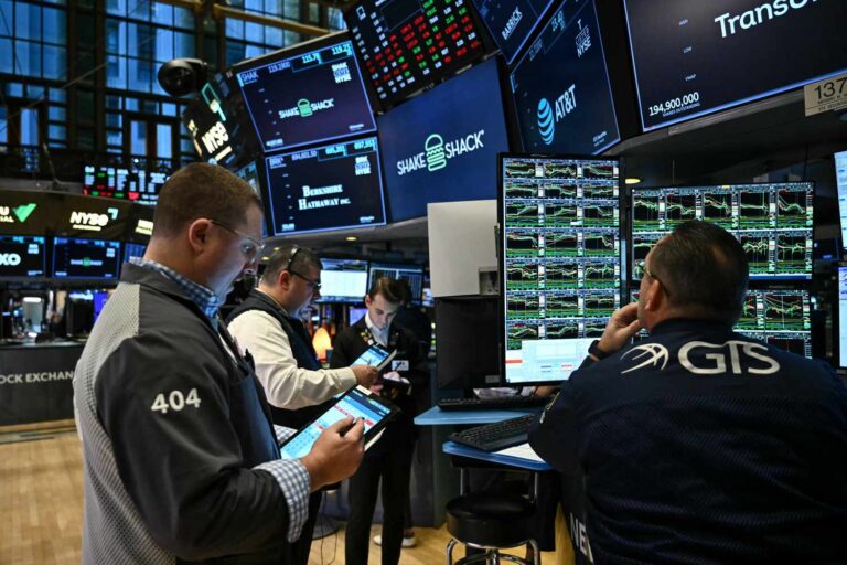 Nasdaq Falls 3% as Strong Jobs Report Fuels Rate Fears